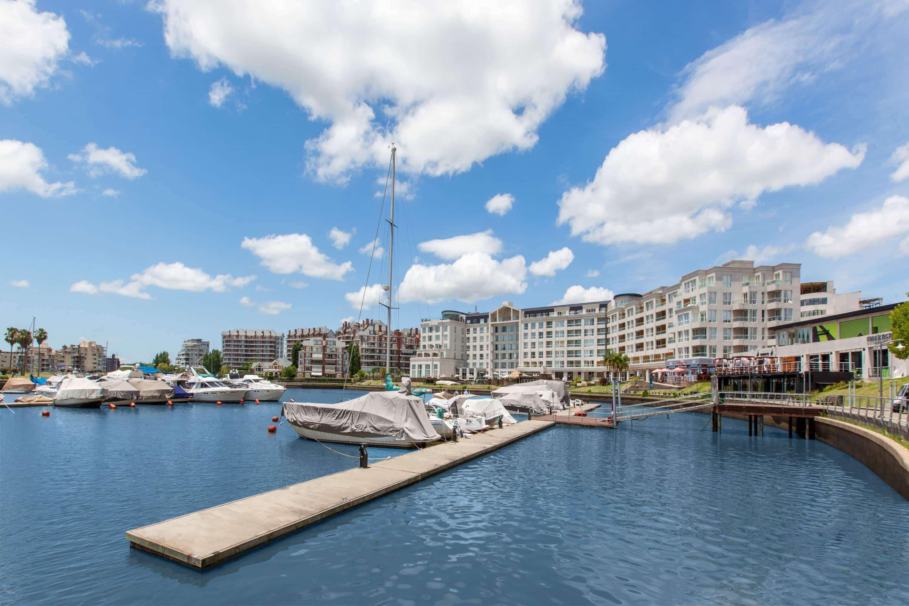 Готель Wyndham Nordelta Tigre - Buenos Aires Екстер'єр фото The marina at the centre of the development