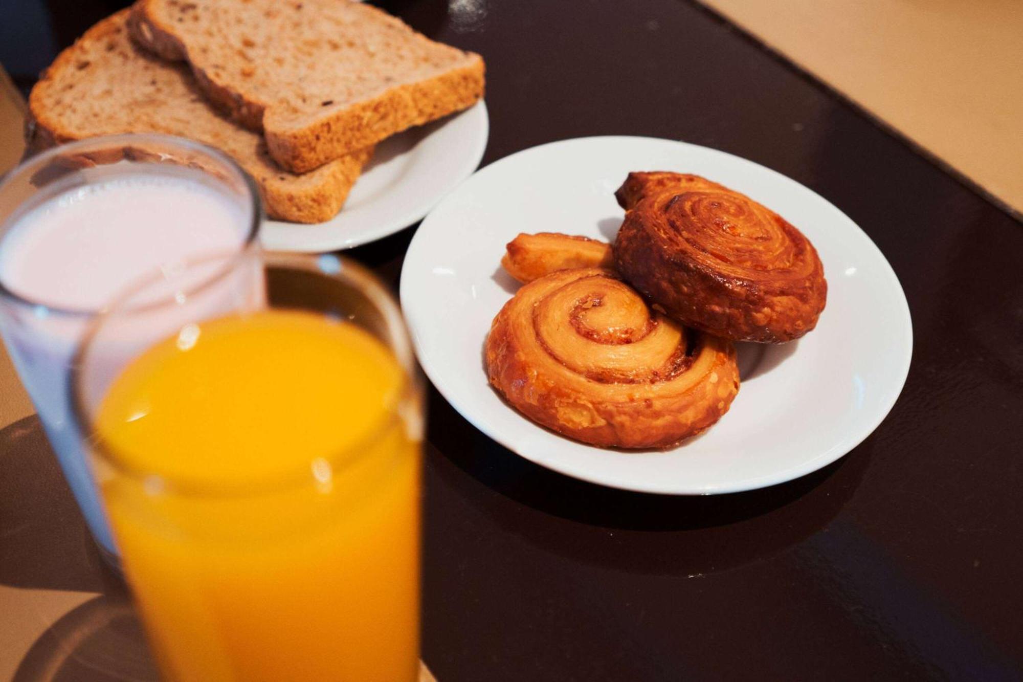 Готель Wyndham Nordelta Tigre - Buenos Aires Екстер'єр фото A typical breakfast in the Czech Republic